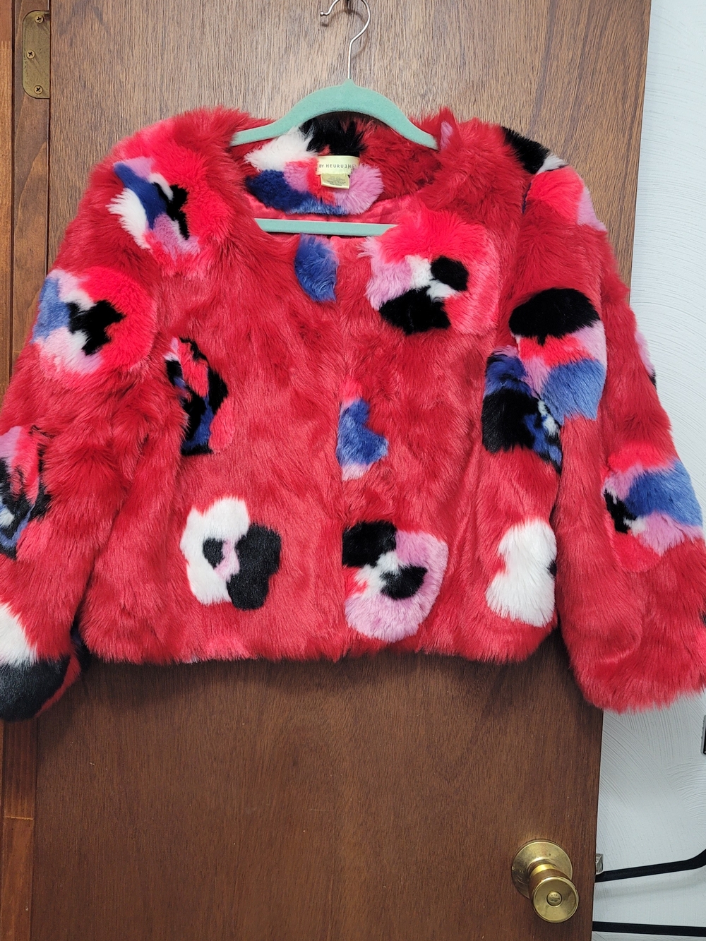 LN. Women's Heurueh Red Faux Fur Floral Pattern Jacket. Size M/L